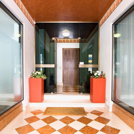 Holiday Treviso Suite Venezia Exterior photo